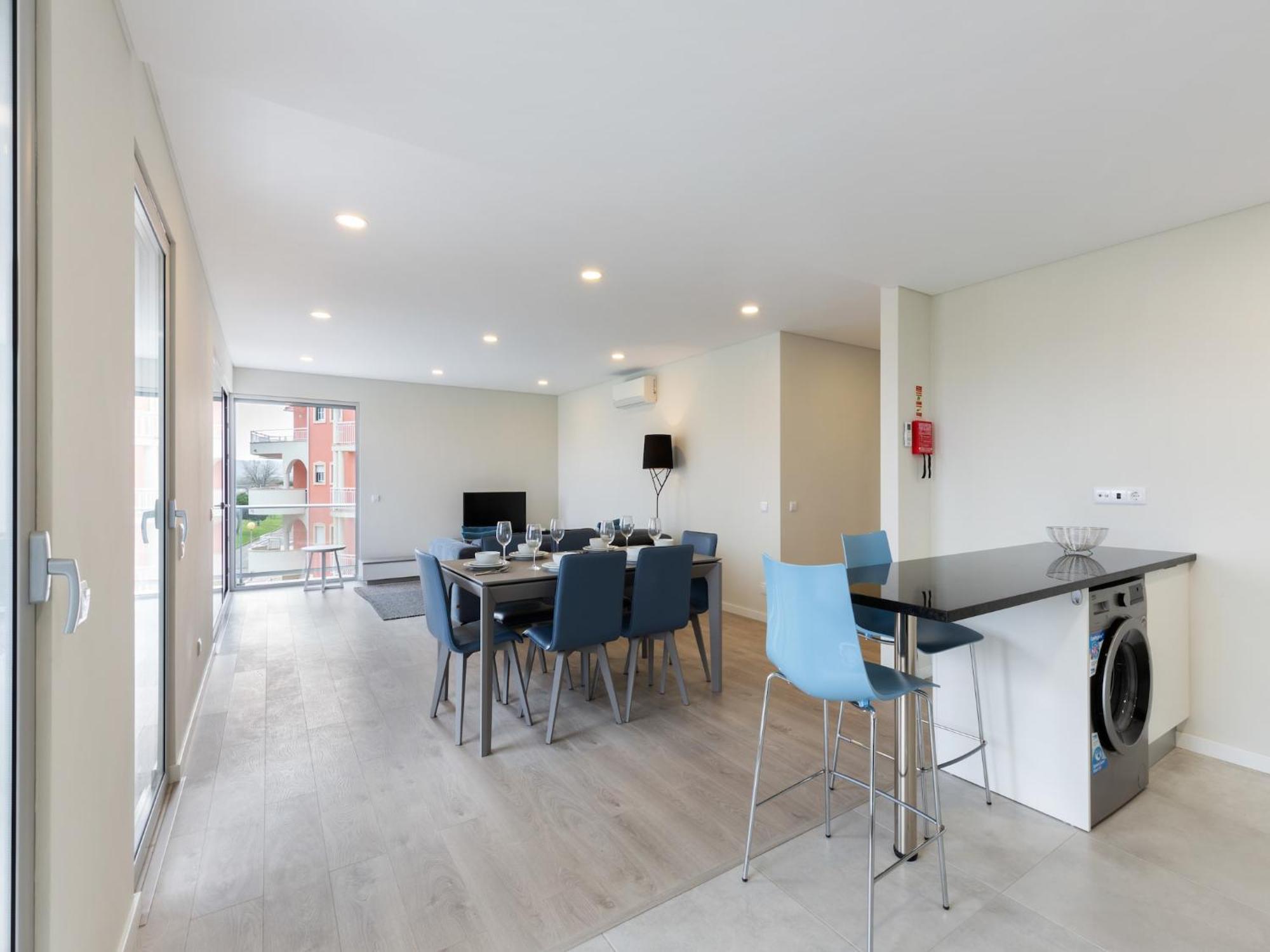 Beautiful Apartment In S O Martinho Do Porto With Balcony São Martinho do Porto Exteriör bild