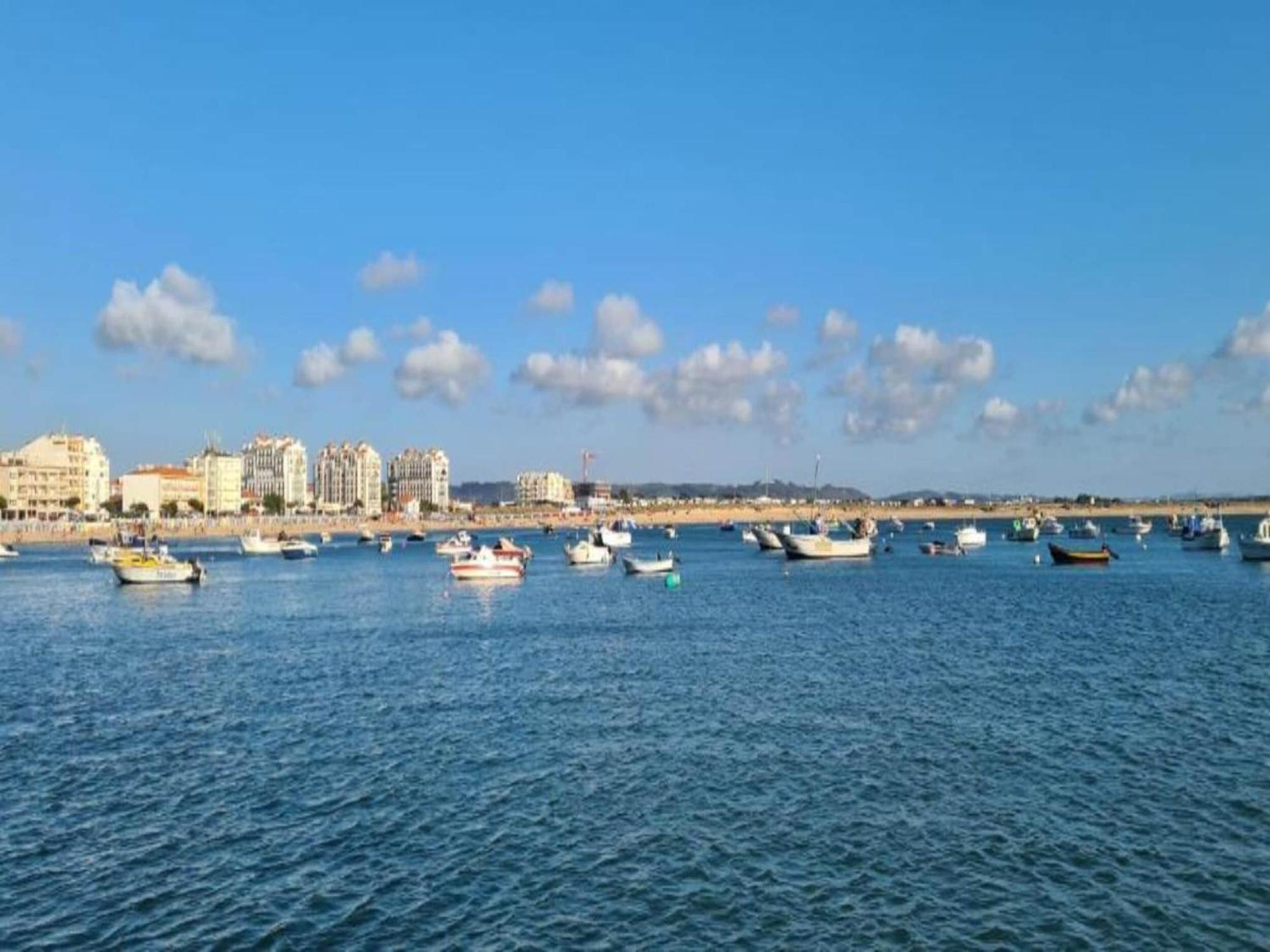 Beautiful Apartment In S O Martinho Do Porto With Balcony São Martinho do Porto Exteriör bild