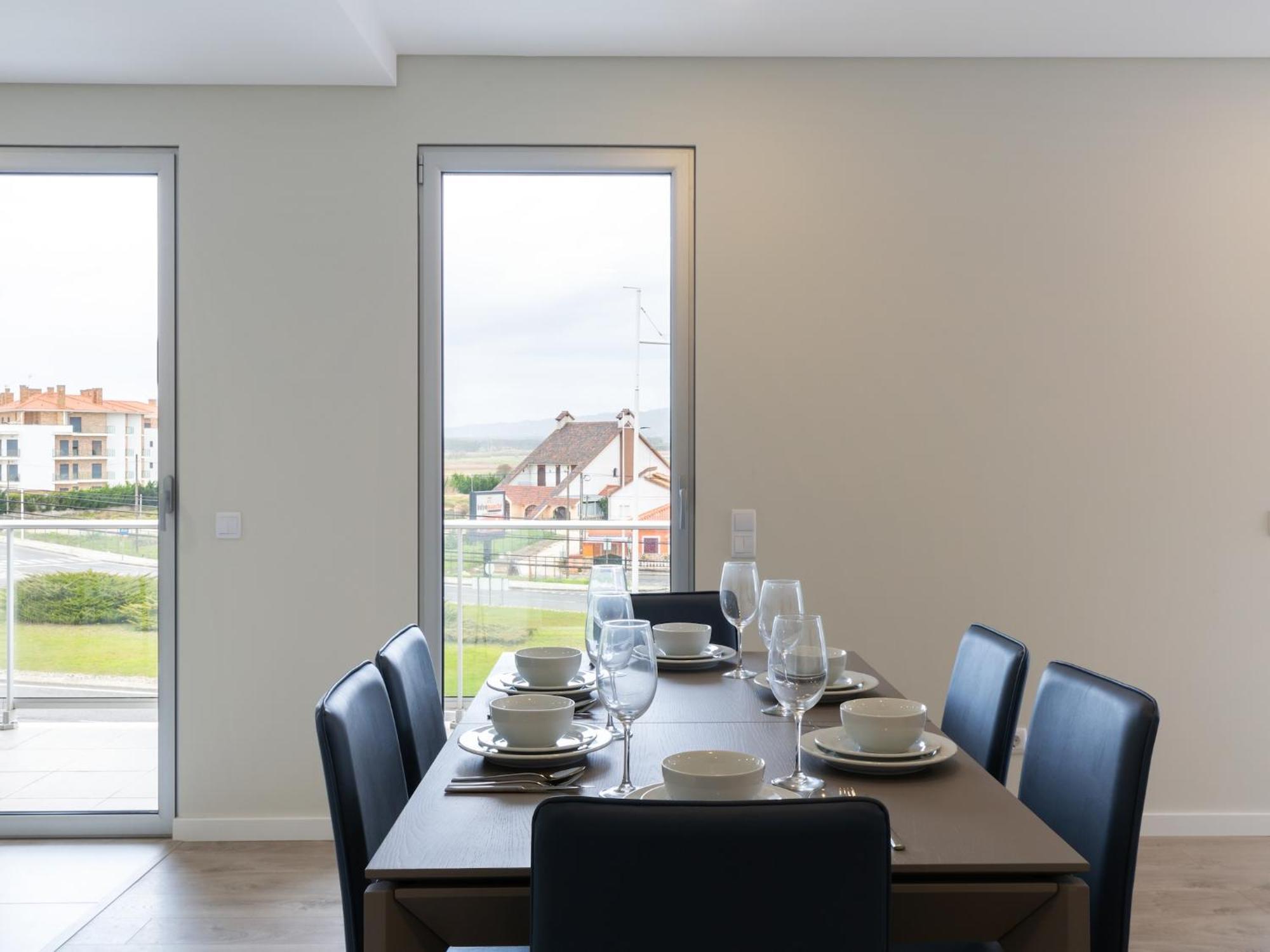 Beautiful Apartment In S O Martinho Do Porto With Balcony São Martinho do Porto Exteriör bild