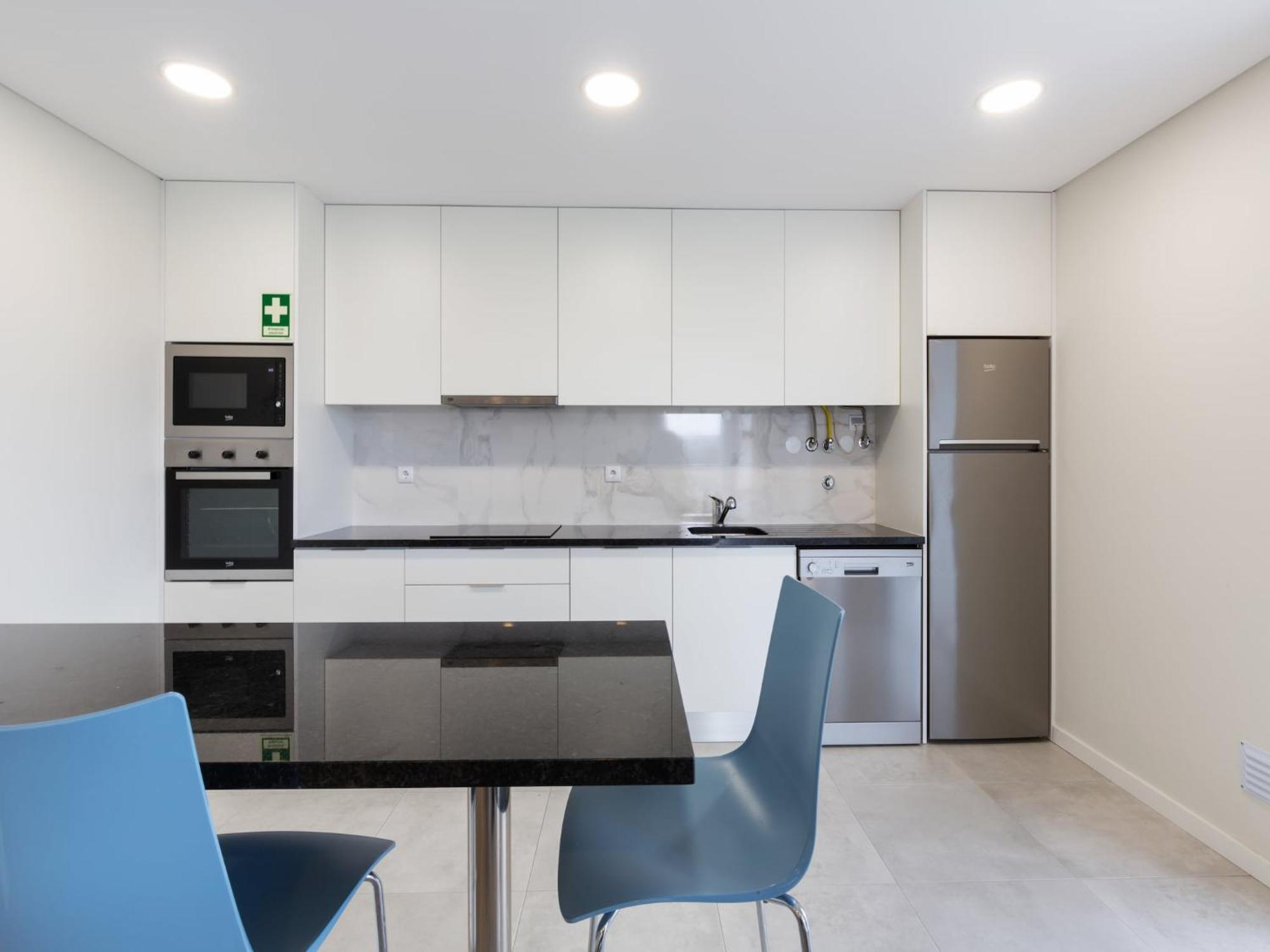 Beautiful Apartment In S O Martinho Do Porto With Balcony São Martinho do Porto Exteriör bild