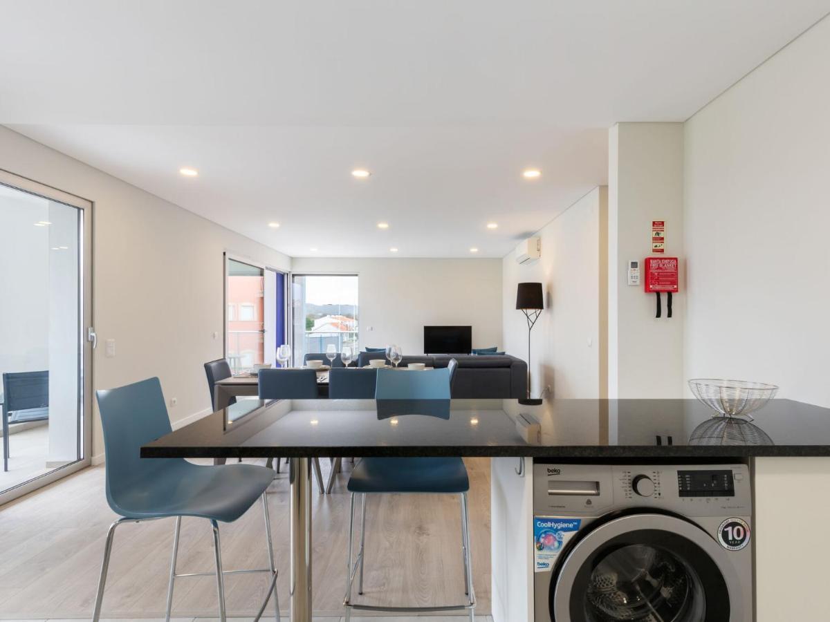 Beautiful Apartment In S O Martinho Do Porto With Balcony São Martinho do Porto Exteriör bild