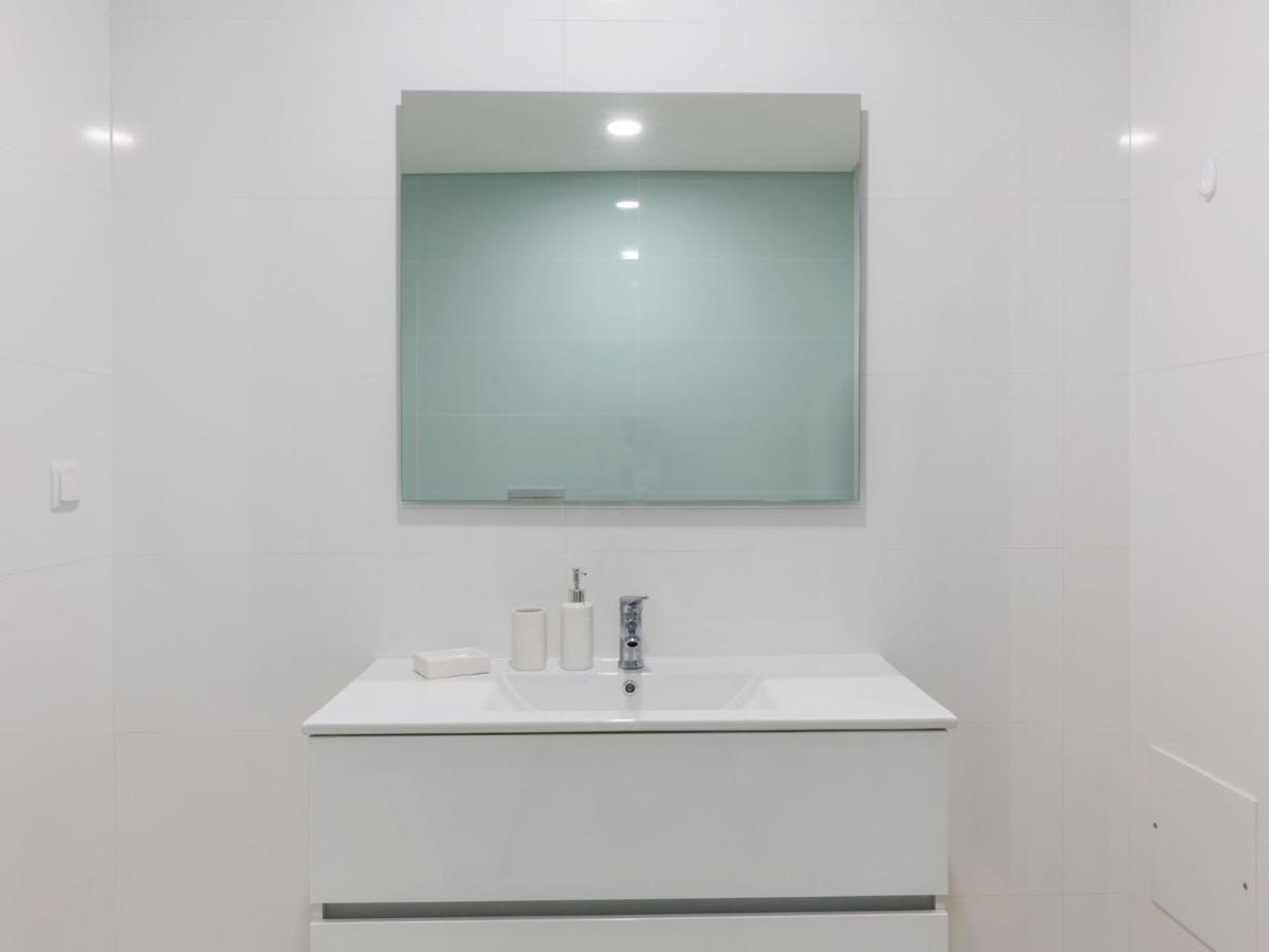 Beautiful Apartment In S O Martinho Do Porto With Balcony São Martinho do Porto Exteriör bild